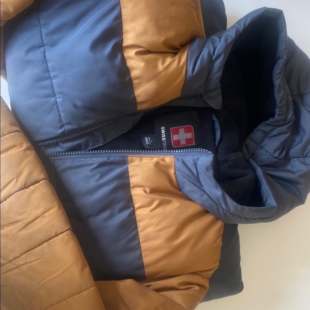 Swiss Tech Blue and Brown Puffer Jacket with Quilted Design